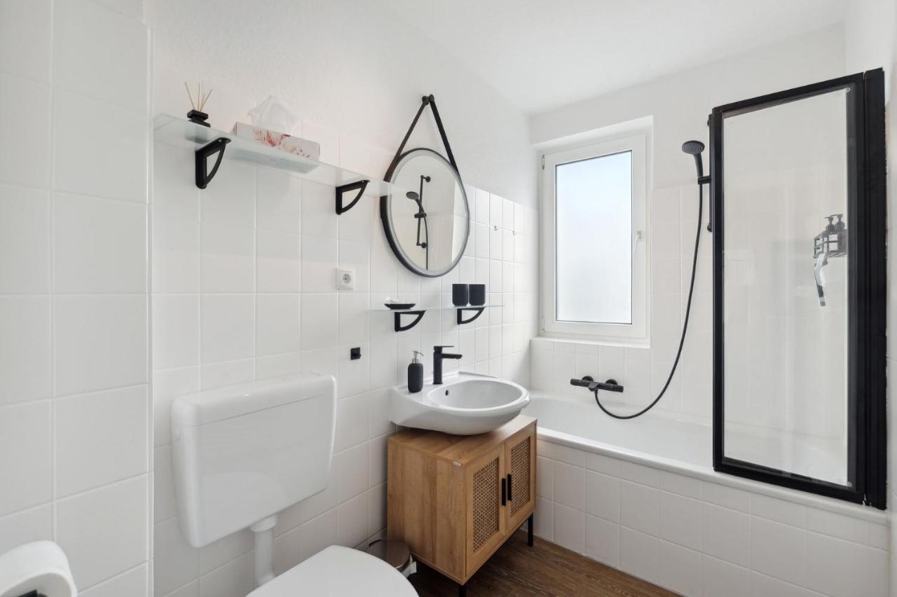 Amalfi Apartments A01 - Gemuetliche 2 Zi-Wohnung Mit Boxspringbetten Und Smart Tv Kaiserslautern Bagian luar foto